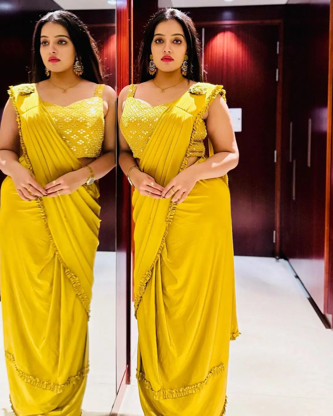 MALAYALAM ACTRESS MALAVIKA MENON IN YELLOW SAREE SLEEVELESS BLOUSE 3